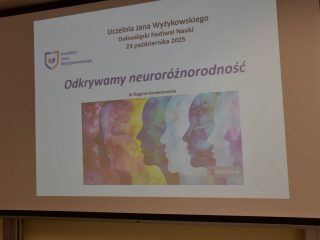 Slajd tytułowy wykładu „Odkrywamy neuroróżnorodność” podczas Dolnośląskiego Festiwalu Nauki.